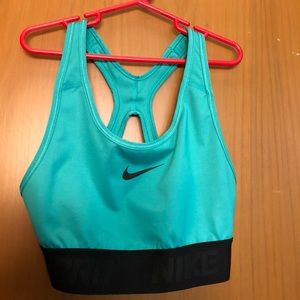 NWOT Nike pro dri-fit teal sports bra